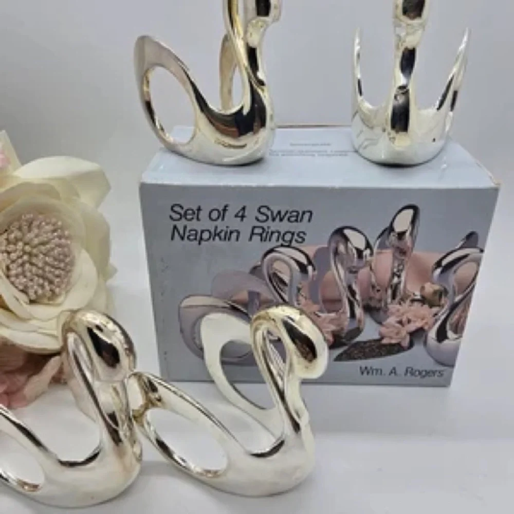 Wm. A. Rogers Vintage Swan Napkin Rings, Set of 4